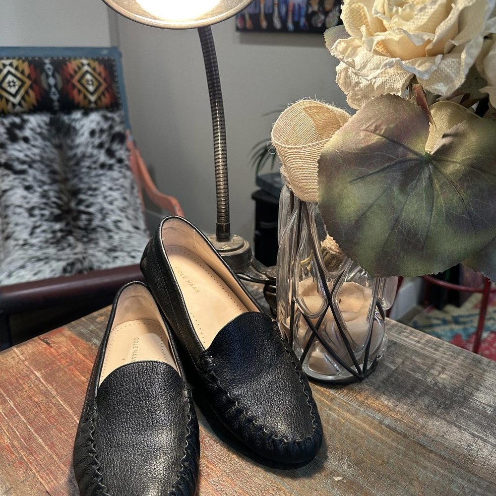 Cole Haan Evelyn Driver - Black size 9